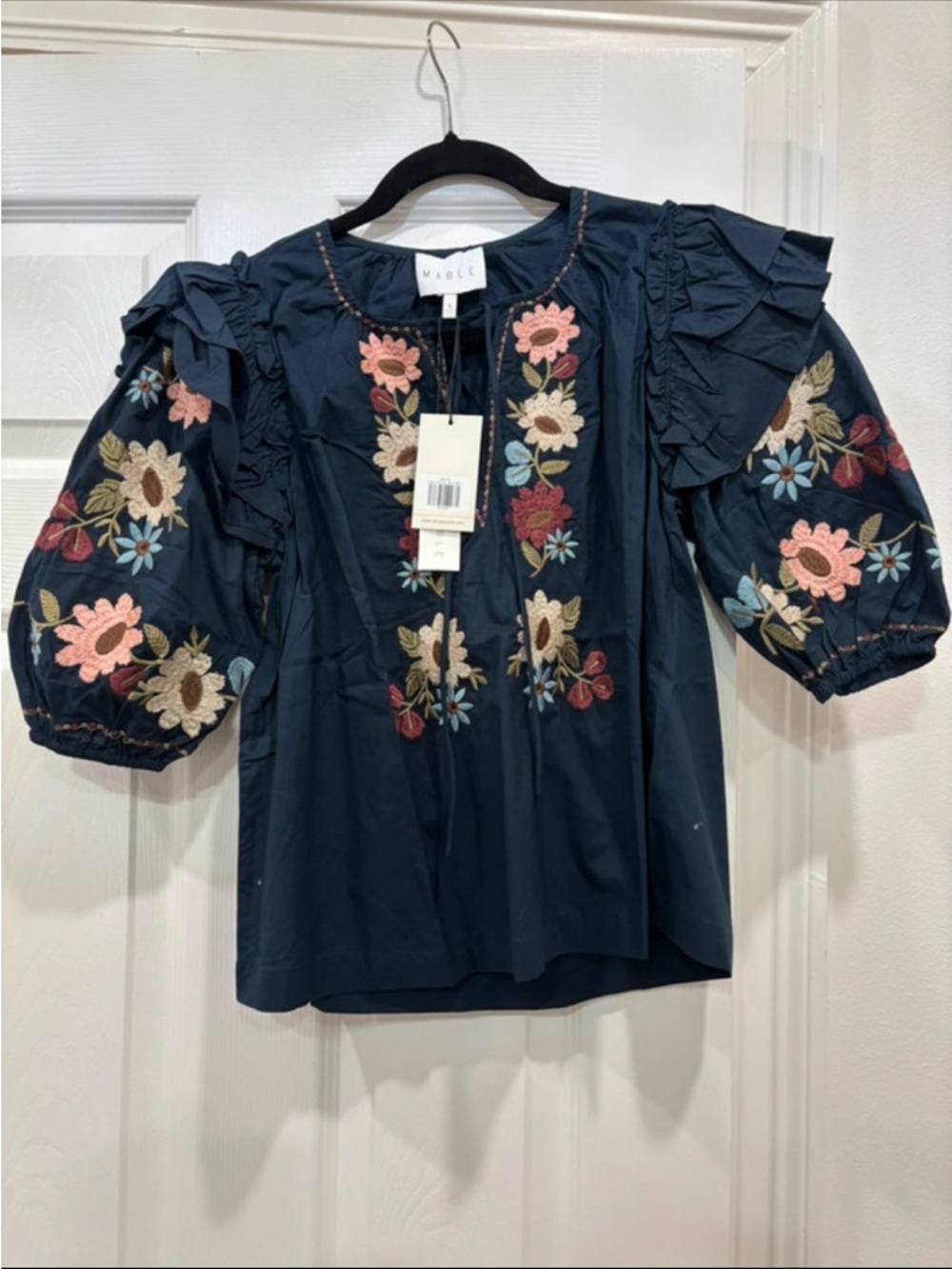 Mable- Navy Floral Embroidered Puff Sleeve Blouse